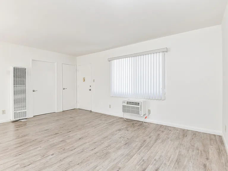 1799 N Hollywood Way #G — Photo 17
