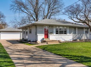 3215 Lindlavista Way, Des Moines, IA 50310