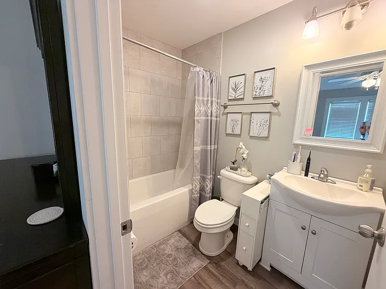 409 Dement St NE — Photo 17