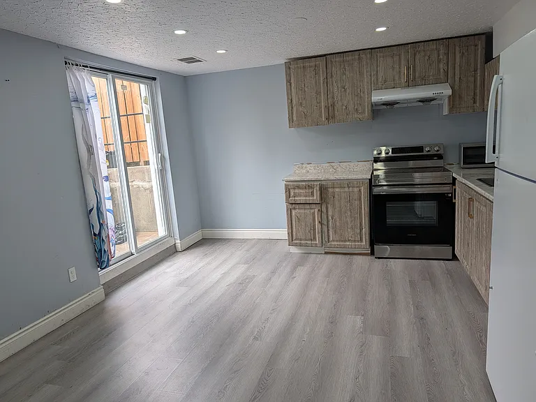 118 Mercer Rd #BASEMENT — Photo 6