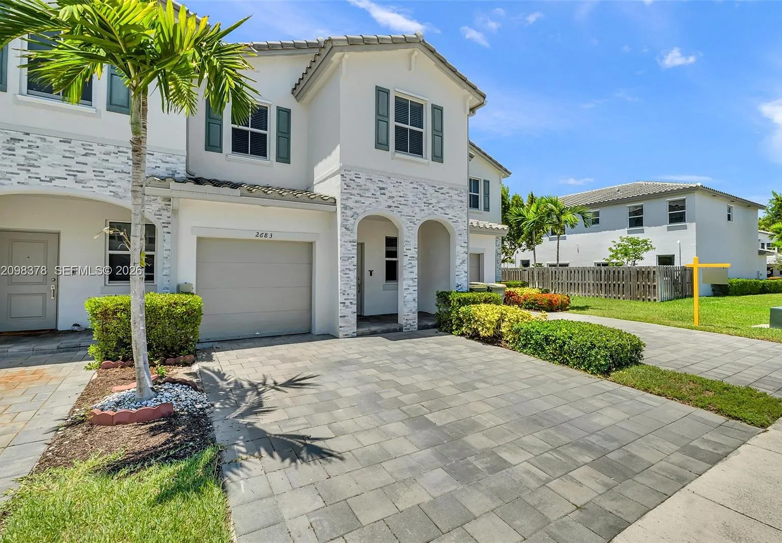 Keys Gate Residential — Photo 2