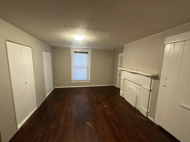 218 Holmes St #B — Photo 12