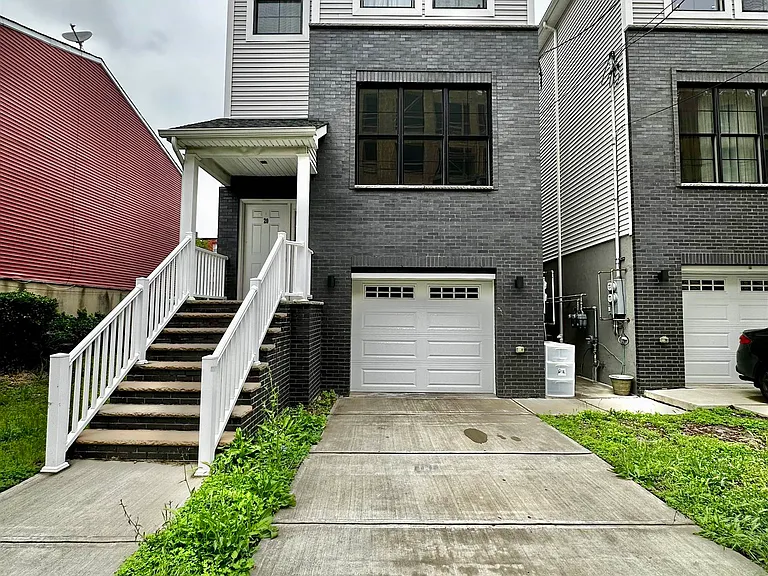 20 Fisk St #A — Photo 29
