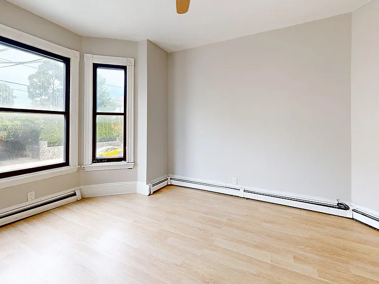 225 E Eagle St #1 — Photo 7