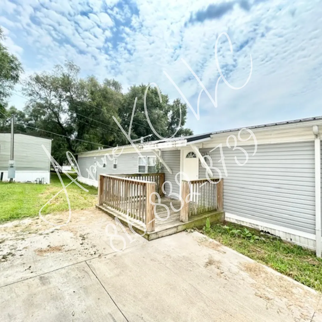 3 bed, 925 sqft, $1,050 — Photo 1