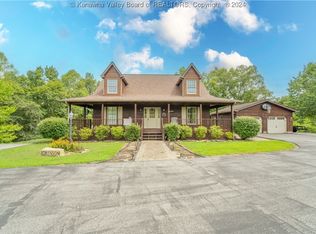 186 Pine Grv, Sumerco, WV 25567