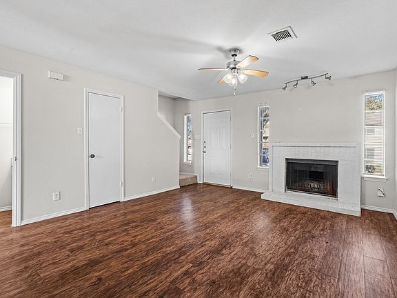 5th image of 1810 River Crossing Cir APT D