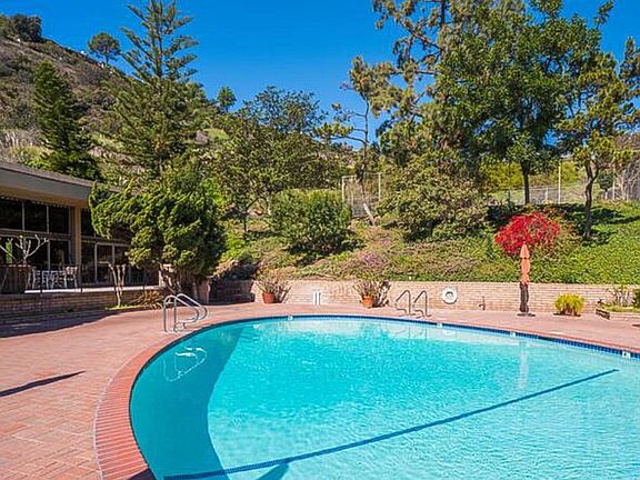 2nd image of 6752 Hillpark Dr APT 204