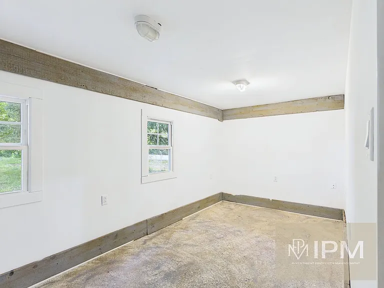 2451 Log Cabin Rd — Photo 5