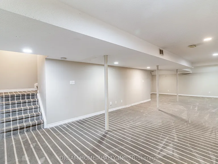 2832 Galleon Cres — Photo 21