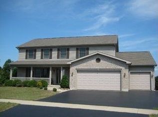 1315 Lilac Ln, Harvard, IL 60033