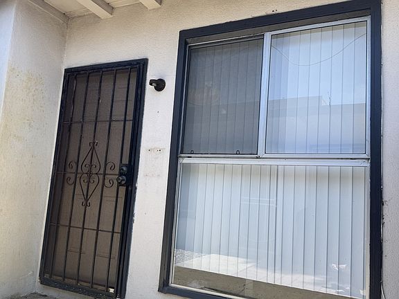 4th image of 4974 Santa Monica Ave