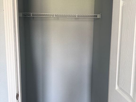 4th image of 717 W Prospect Ave #E