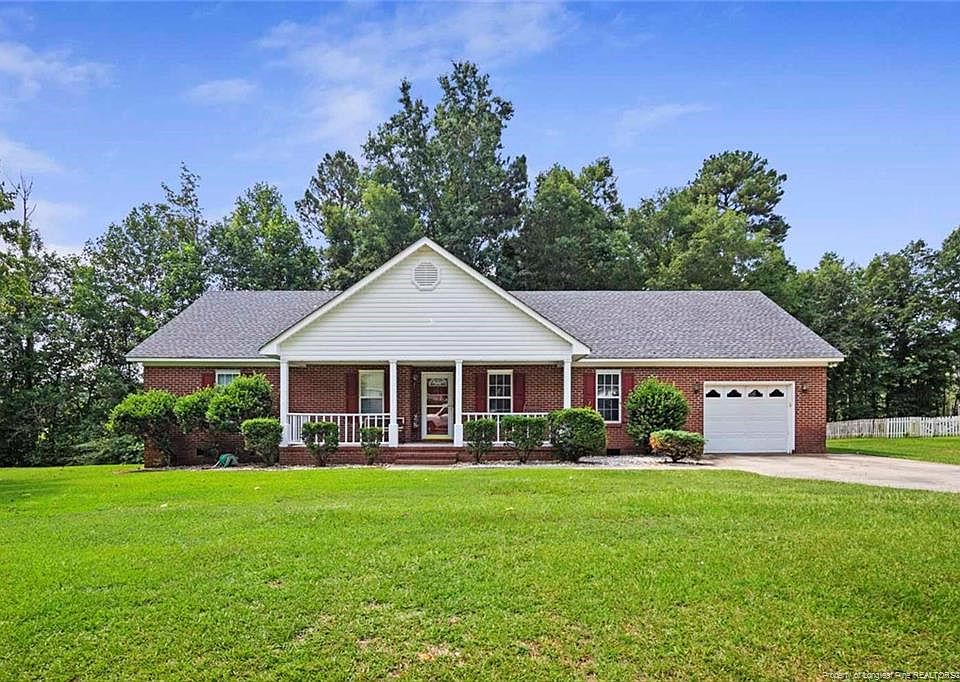 1st image of 208 Scarlet Oak Dr