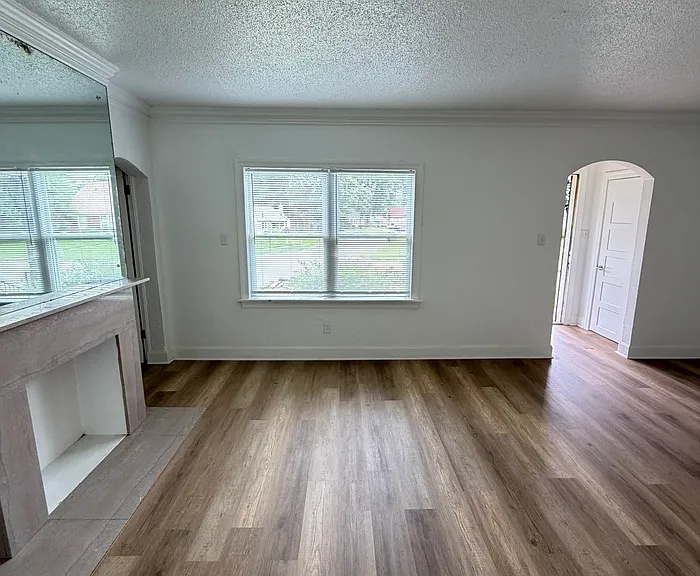 991 Terry Cir — Photo 6