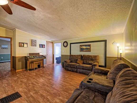 3rd image of 4065 S Lyons Rd