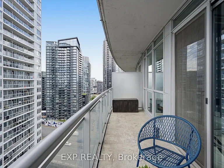 38 Dan Leckie Way #2103 — Photo 31