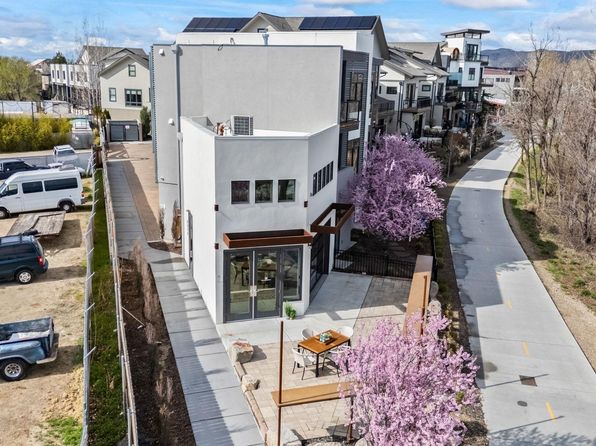 3472 N Prospect Ln, Garden City, ID 83714