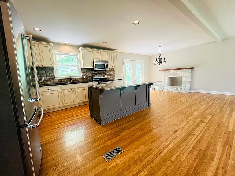 5009 Jackson Ln — Photo 6