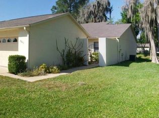 2243 Cypress Ct, Tavares, FL 32778