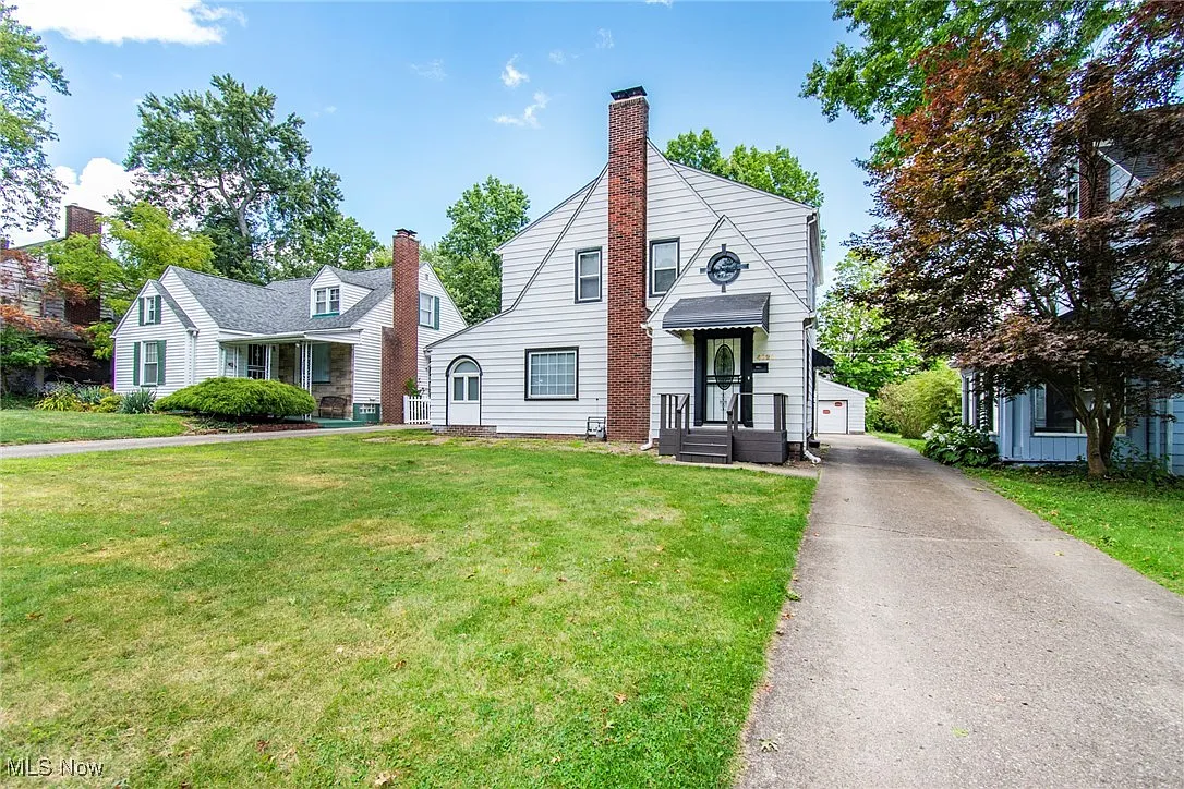 4021 Howard St photo 1