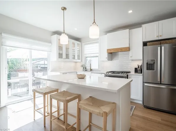 51 E 23rd St, Hamilton, ON L8V 2W5