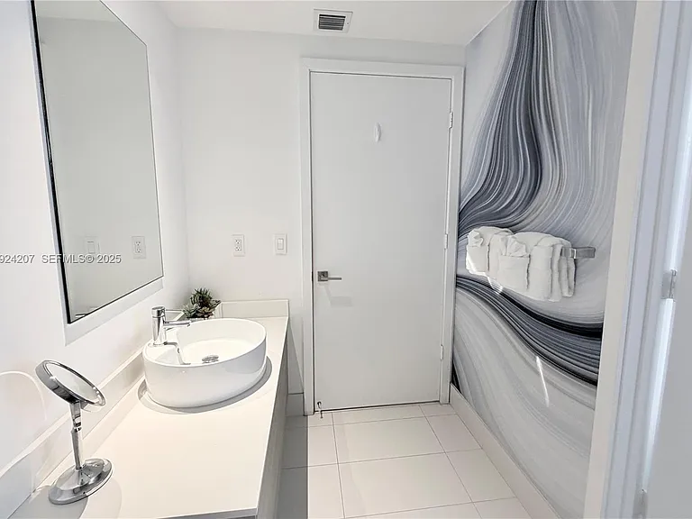 121 NE 34th St #3014 — Photo 35