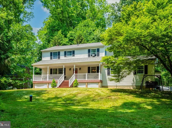 11 Grays Ln, Elverson, PA 19520