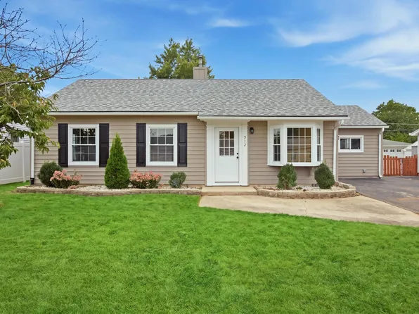 512 Concord Ave, Romeoville, IL 60446
