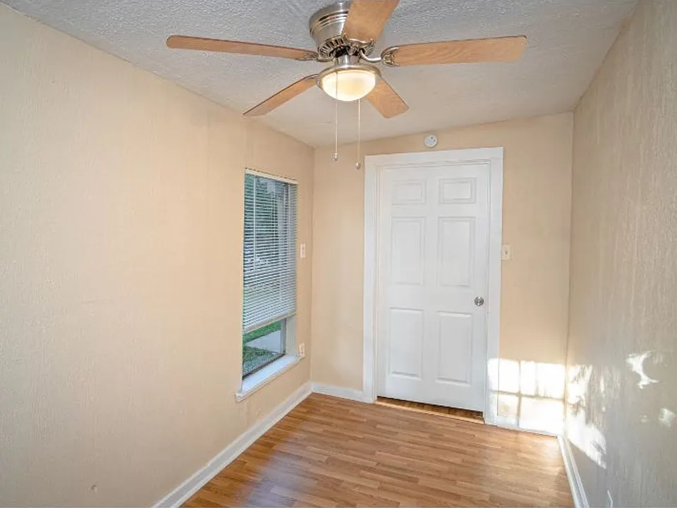 1435 Gibbs
