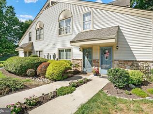 915 Foxmeadow Dr #915, Royersford, PA 19468