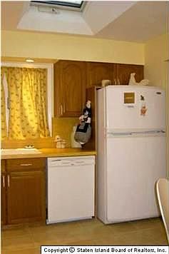 5th image of 127 Hillcrest St #1
