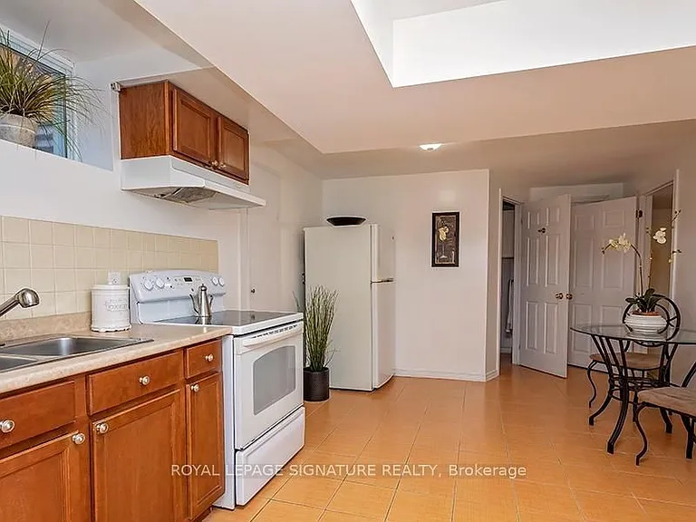 2814 Windjammer Rd #BASEMENT — Photo 8