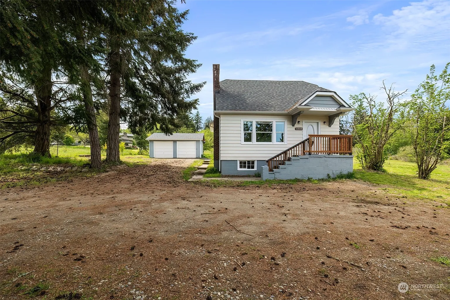 11888 Orchard Avenue SE photo 1