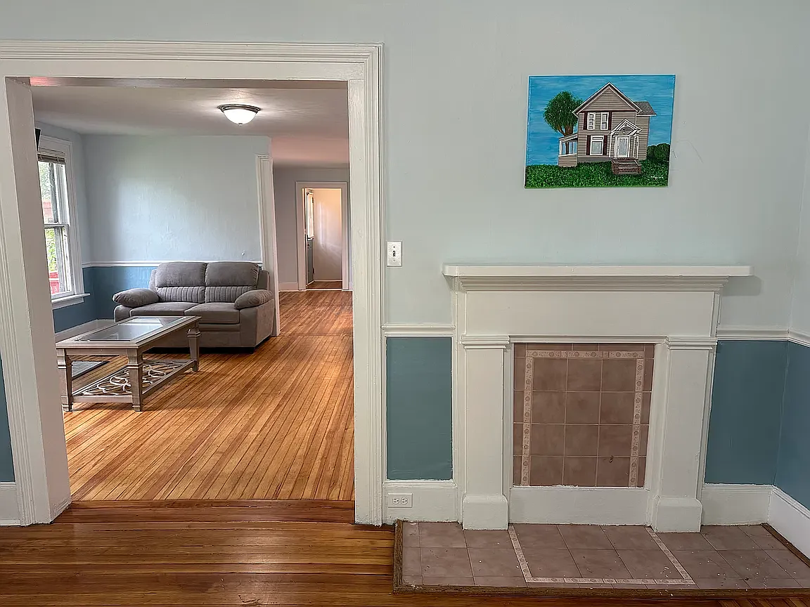 5 bed, 2169 sqft, $4,350 — Photo 4