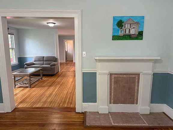 4th image of 56 Walnut St