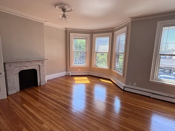 548 E Broadway APT 2, Boston, MA 02127