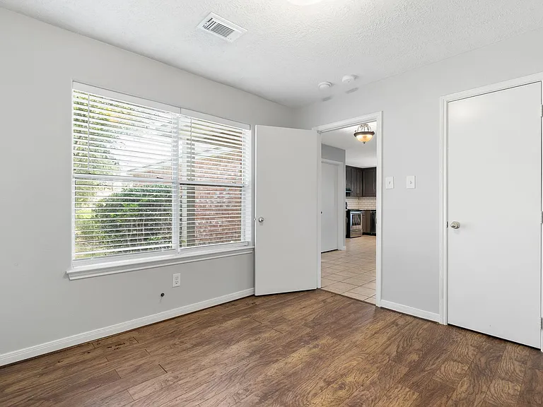 16394 Long Valley Ct — Photo 24