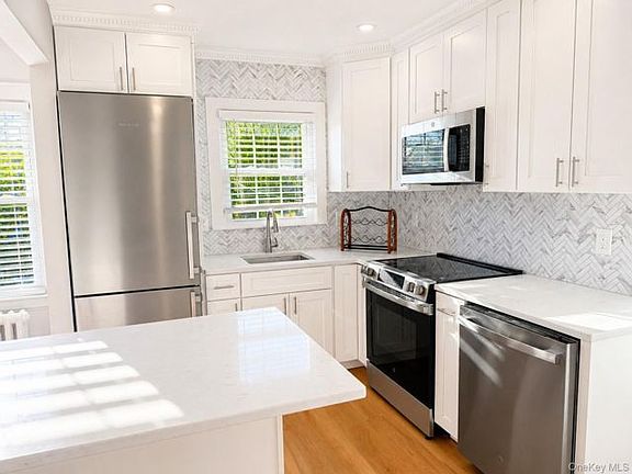 3rd image of 45-17 Auburndale Ln #2