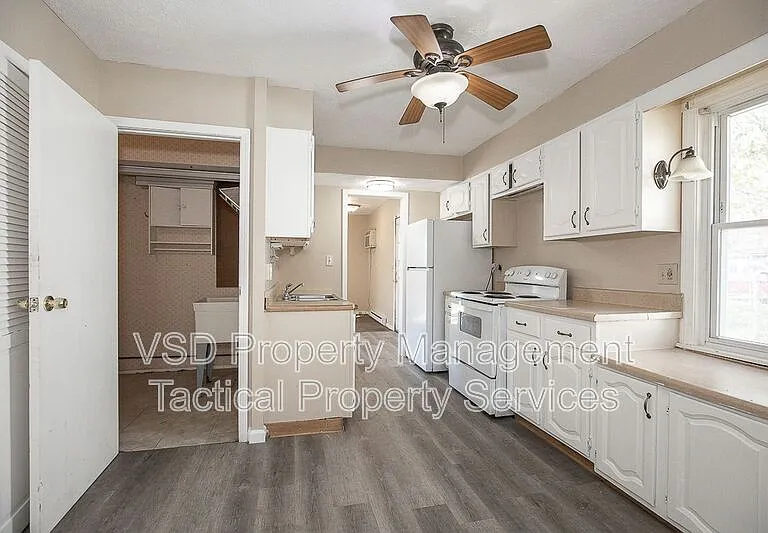 374 E 232nd St — Photo 20