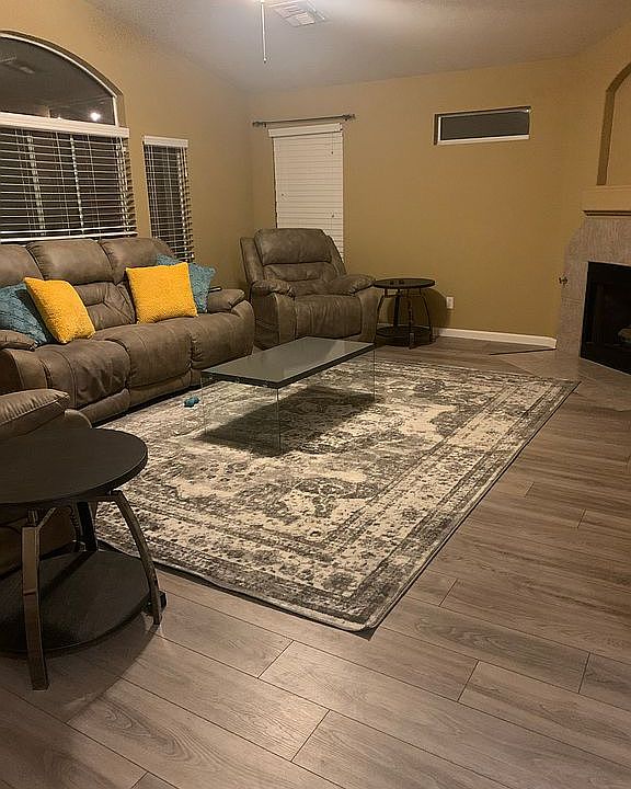 1st image of 1105 E Tonopah Dr