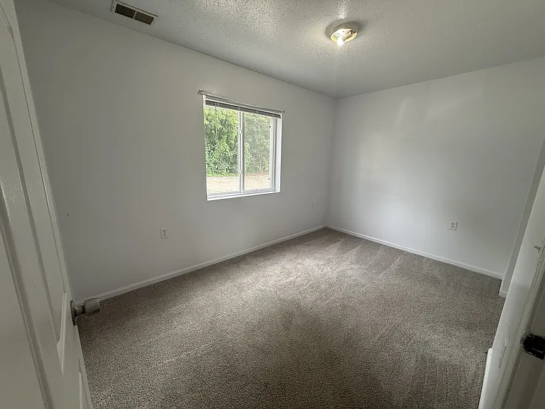 330 W Cherry St #Y23 — Photo 2