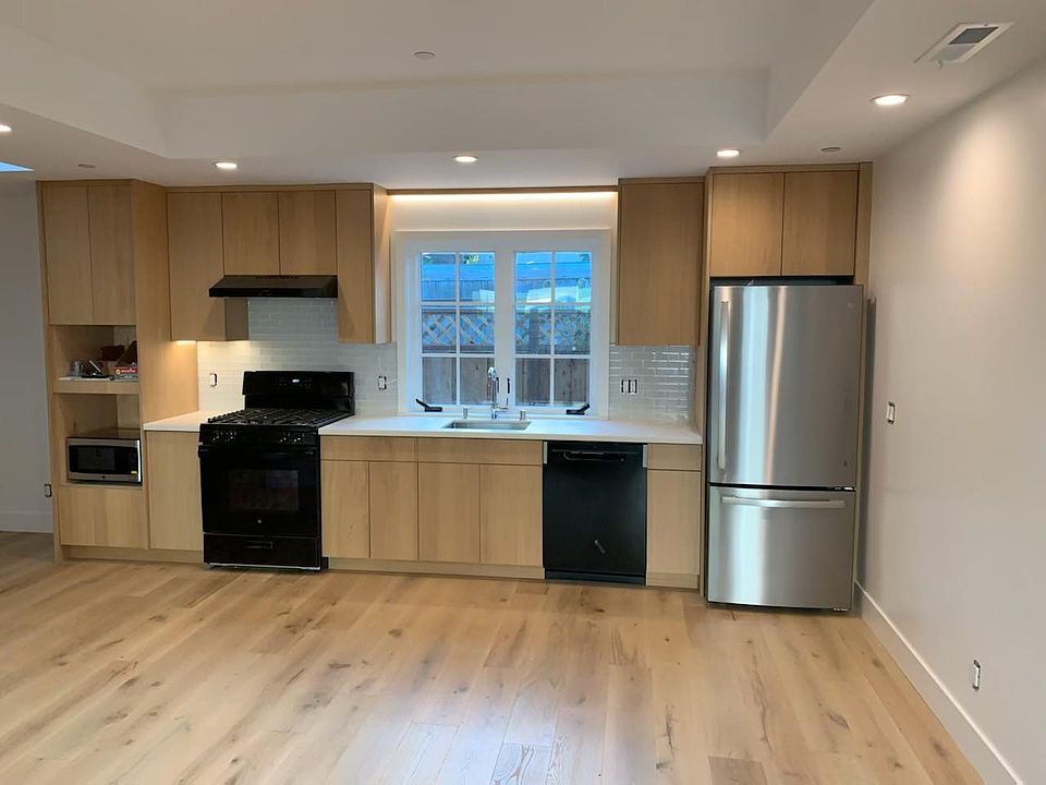 2nd image of 1523 Chapin Ave #1523A