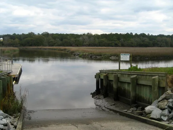 12 Marsh Dr, Hilton Head Island, SC 29928