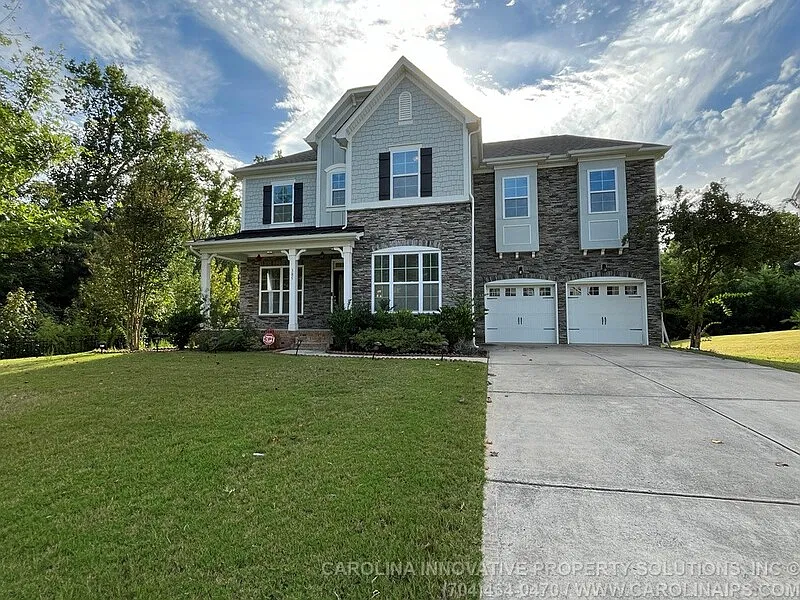 4 bed, 3.5 bath, 3892 sqft, $3,550 — Photo 1