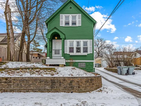 2619 East Fernwood AVENUE, Milwaukee, WI 53207