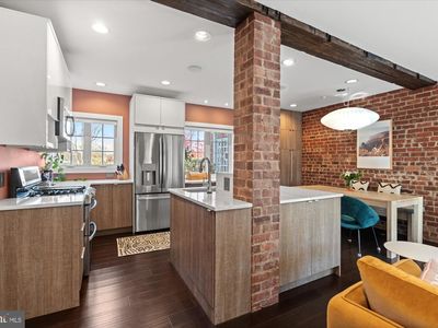 1028 Valley Dr, Alexandria, VA, 22302