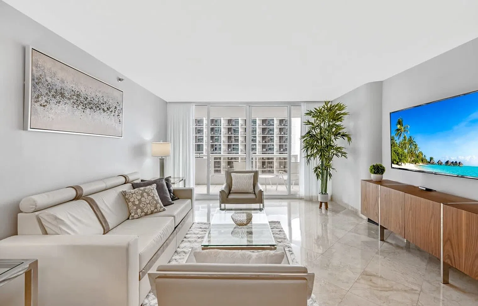 1 bed, 1.0 bath, 1087 sqft, $4,432 — Photo 1