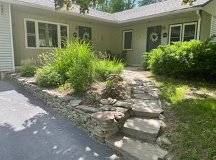 102 Juniper Rdg #B, Shelburne, VT 05482