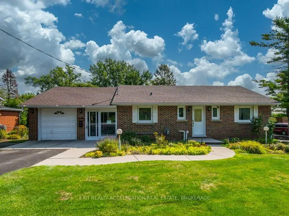 400 Dundas St W, Greater Napanee, ON K7R 2B7